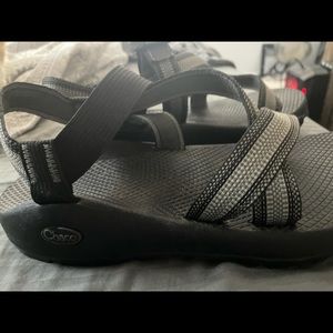 Black and grey men’s chacos